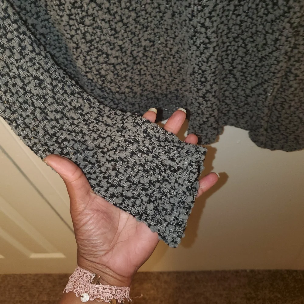 Aeropostale Black and Gray Textured Scoop Neck Sweater - Picture 7 of 10